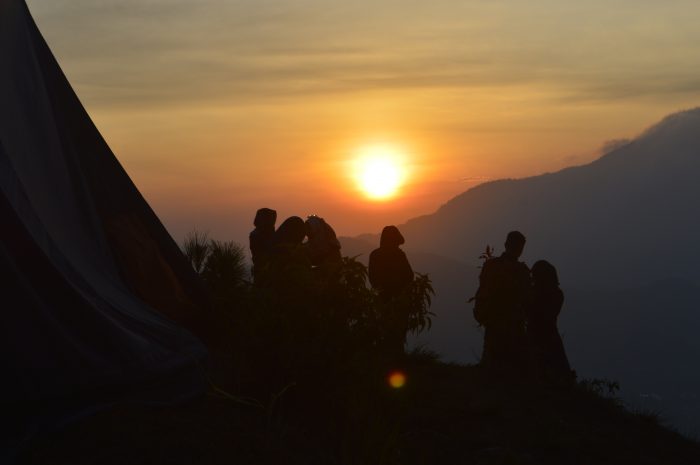 Pesona pagi hari Gunung Putri