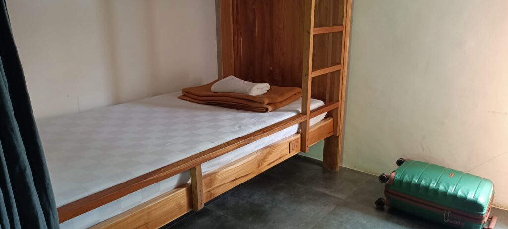 Kamar Dormitory Green Hill Labuan Bajo